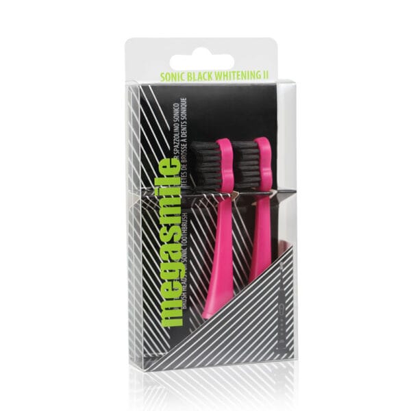 megasmile Sonic Black Whitening II Têtes de brosse de rechange Shocking Pink - avec des poils en charbon actif pour un blanchiment des dents en douceur. Illustration dans l'emballage.