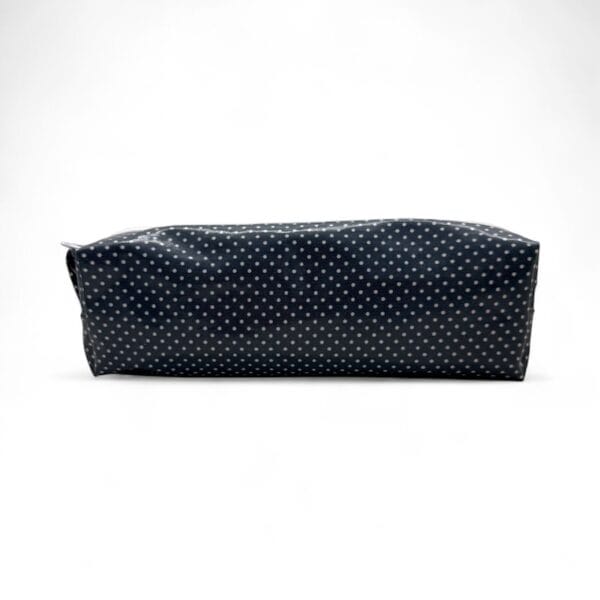 Trousse de toilette en bleu marine/blanc faite à la main taille 22x7x5cm vue latérale
